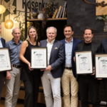 Digital-City-Award-Teilnehmer-und-Jury-vor-Ort